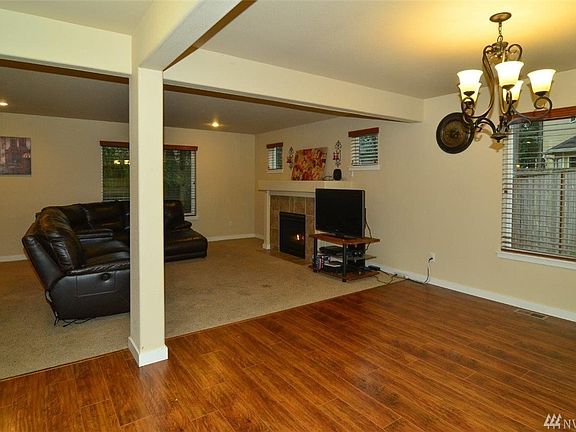 3rd image of 3015 31st Ln NE