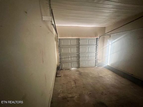 4th image of 144 Walnut Dr