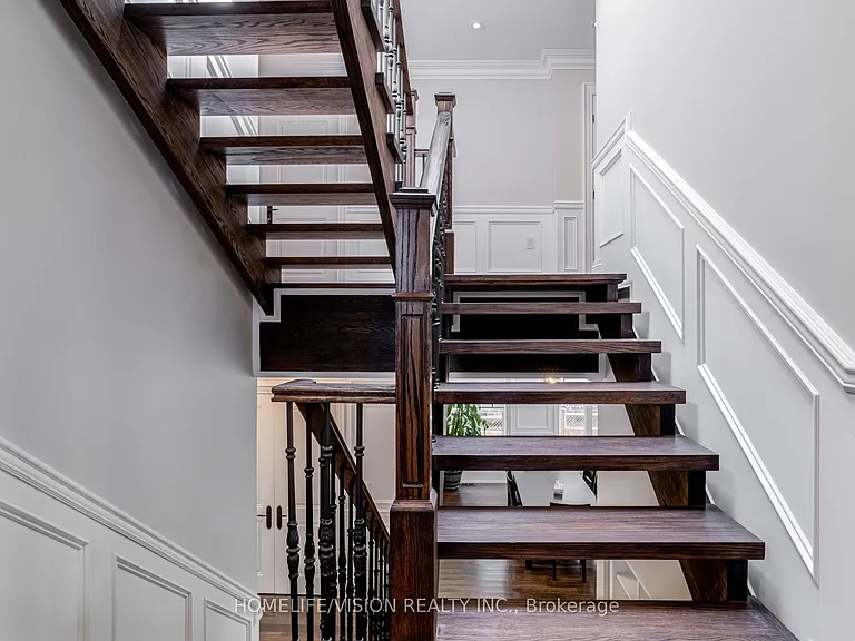 28 Moore Park Ave — Photo 10