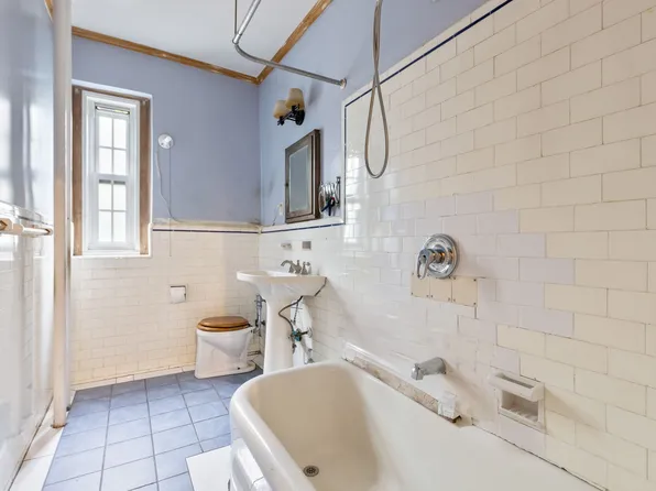 525 West 238th Street image 26 of 30