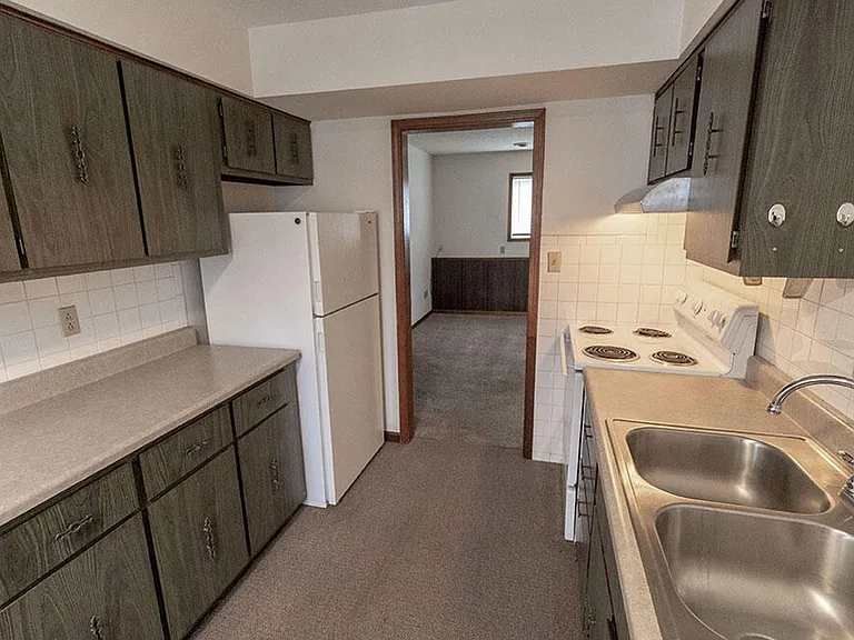 2908 Leeway Dr #D — Photo 8