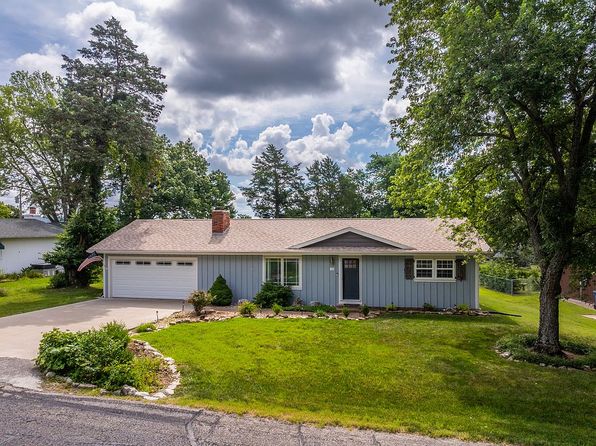7 Sycamore Dr