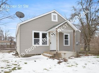 110 Peony St SW, Grand Rapids, MI 49548
