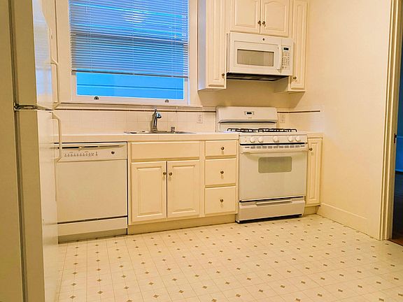 2nd image of 2201 Lake St APT 7