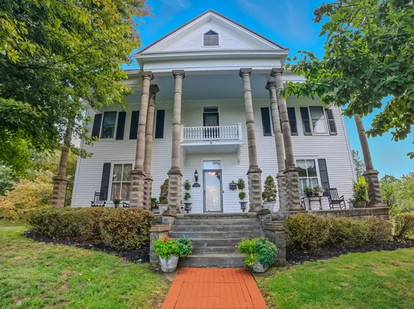 410 5th St, Glasgow, MO 65254