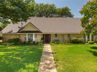 1404 Crowley Rd, Arlington, TX 76012