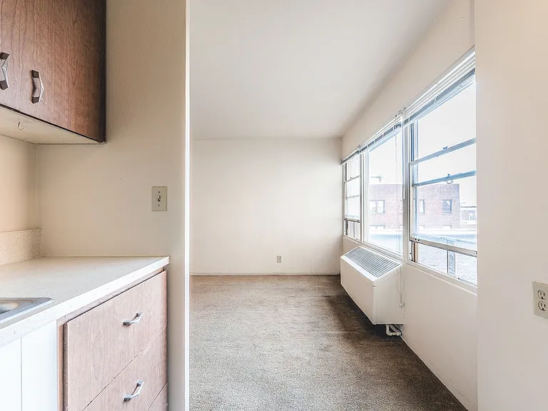 The Queensborough Apartments — Photo 28