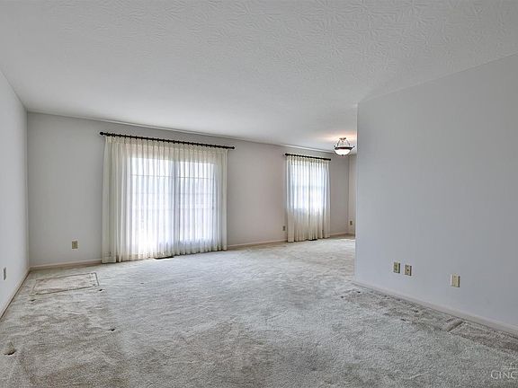 4th image of 3310 Emerald Lakes Dr Unit 17