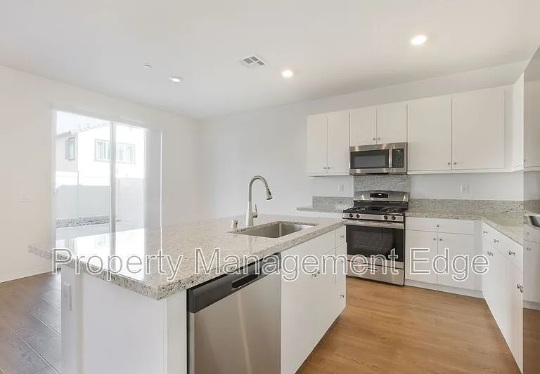 36644 Desert Tortoise Rd — Photo 4
