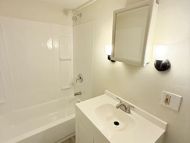 7 West Ln #2B — Photo 3