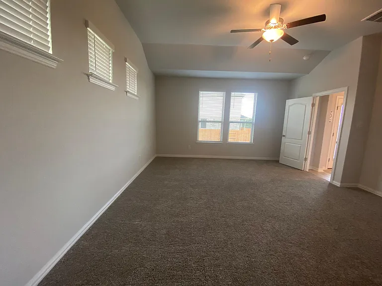 609 Silent Creek Cv — Photo 21