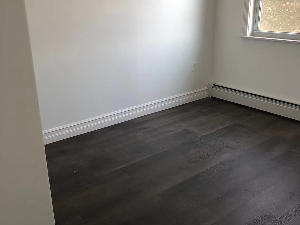 2nd image of 2540 Parsons Blvd