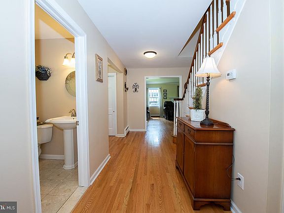 5th image of 485 Virginia Ave