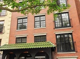 512 W Barry Ave APT 301, Chicago, IL 60657