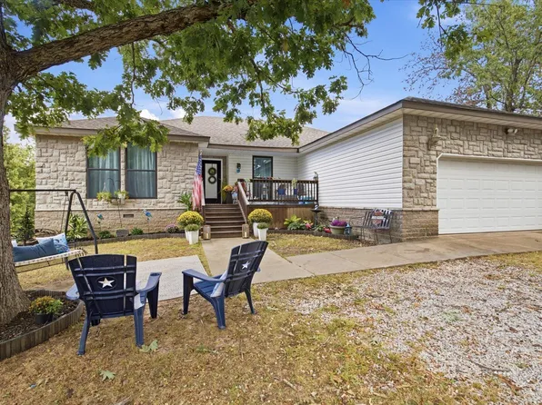 233 Castlegate Drive, Seymour, MO 65746