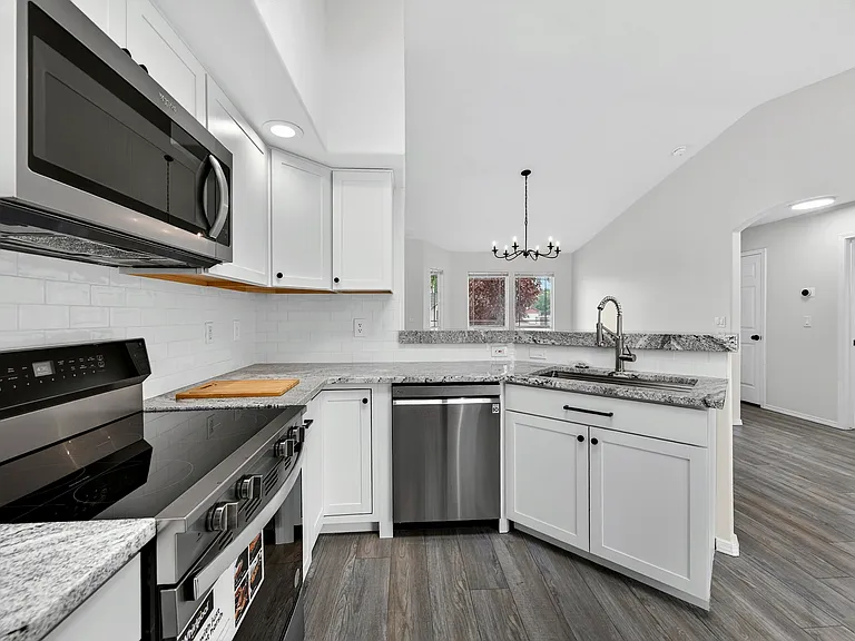 3304 E Sir Patrick Ct — Photo 10