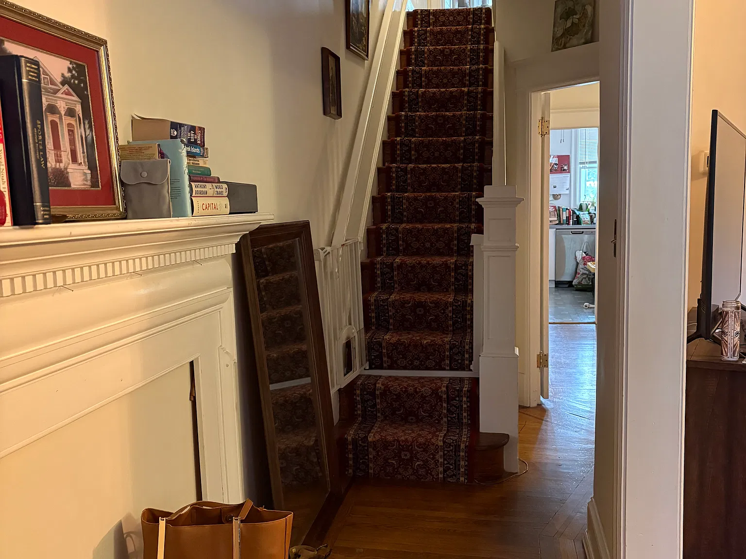 4 bed, 1220 sqft, $3,825 — Photo 2