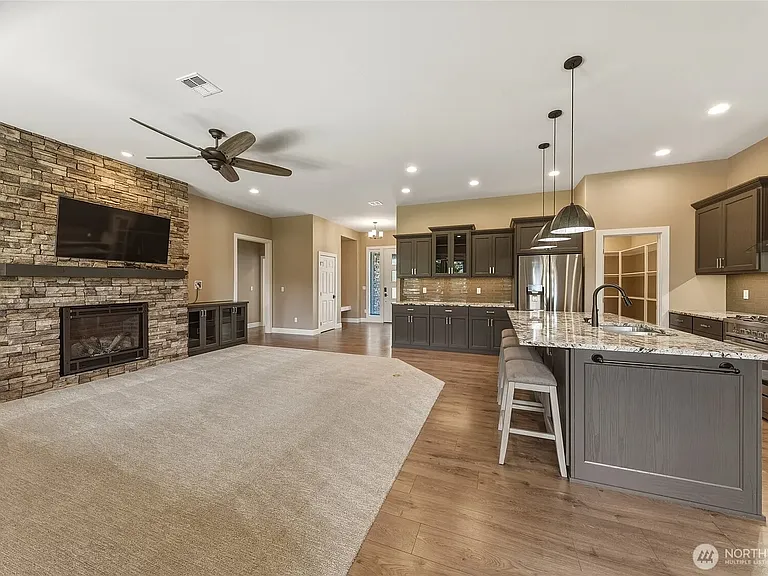 2643 Molten Ct — Photo 35