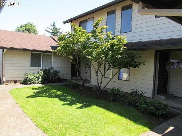 2nd image of 3232 SE 2nd St