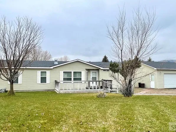 410 & 408 E Custer St, Mackay, ID 83251