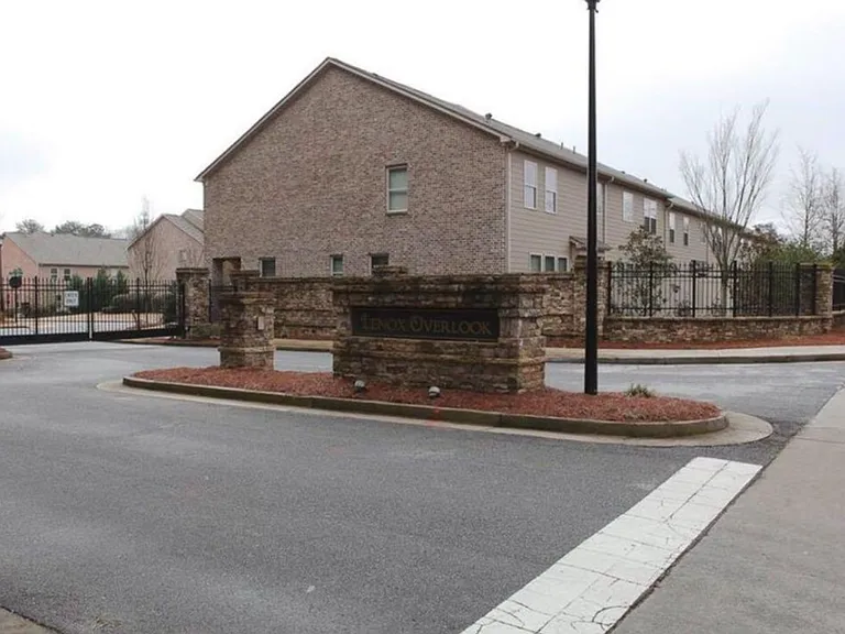 2161 Crestridge Trl NE — Photo 32