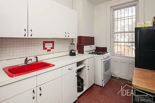 Sold by Ideal Properties Group | media 11