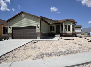 2398 E Prairie Ln, Eagle Mountain, UT 84005