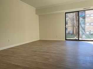 2234 Castle Rock Sq APT 1B, Reston, VA 20191