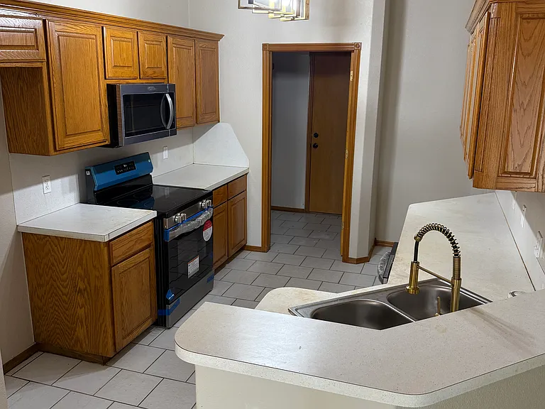 3005 Kaeylee Ln — Photo 9