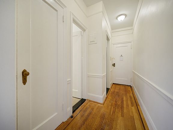 4th image of 78 Manhattan Ave APT 4E