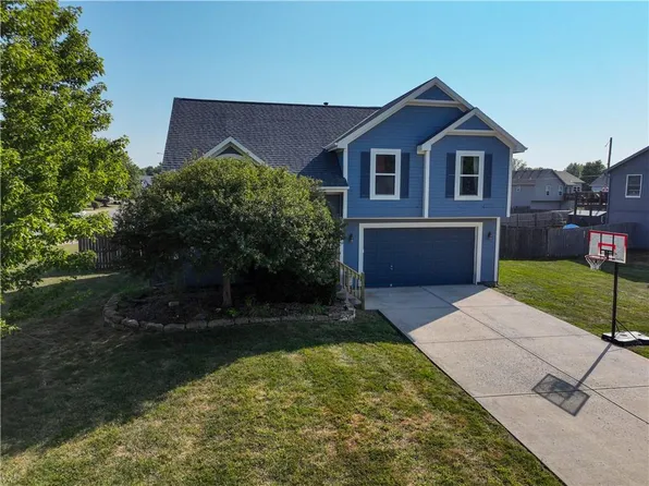 33081 W 87th Ter, De Soto, KS 66018