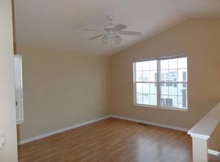 951 Symphony Dr, Aurora, IL 60504