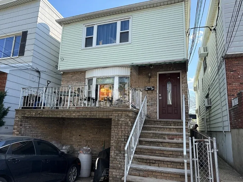 36 W 9th St #1