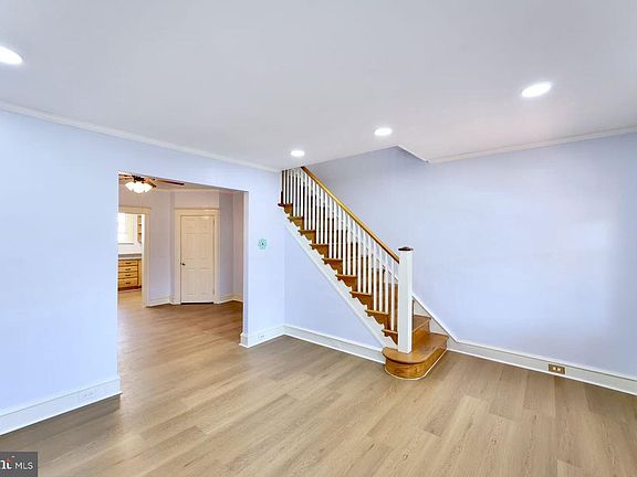 3rd image of 3445 Wellington St