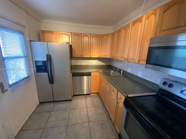 3475 N Country Club Dr APT 106, Aventura, FL 33180