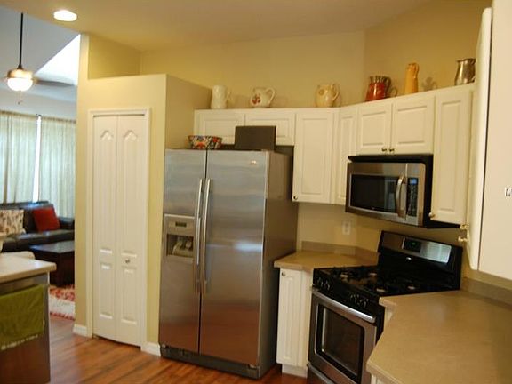 4th image of 10802 Sierra Vista Pl