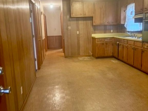 2nd image of 213 Rollingwood Drive