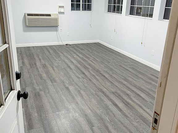 5th image of 1178 N O'Malley Ave