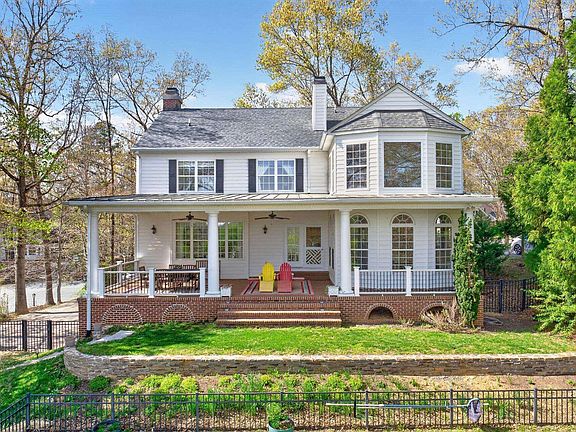 4th image of 1113 River Oaks Ln