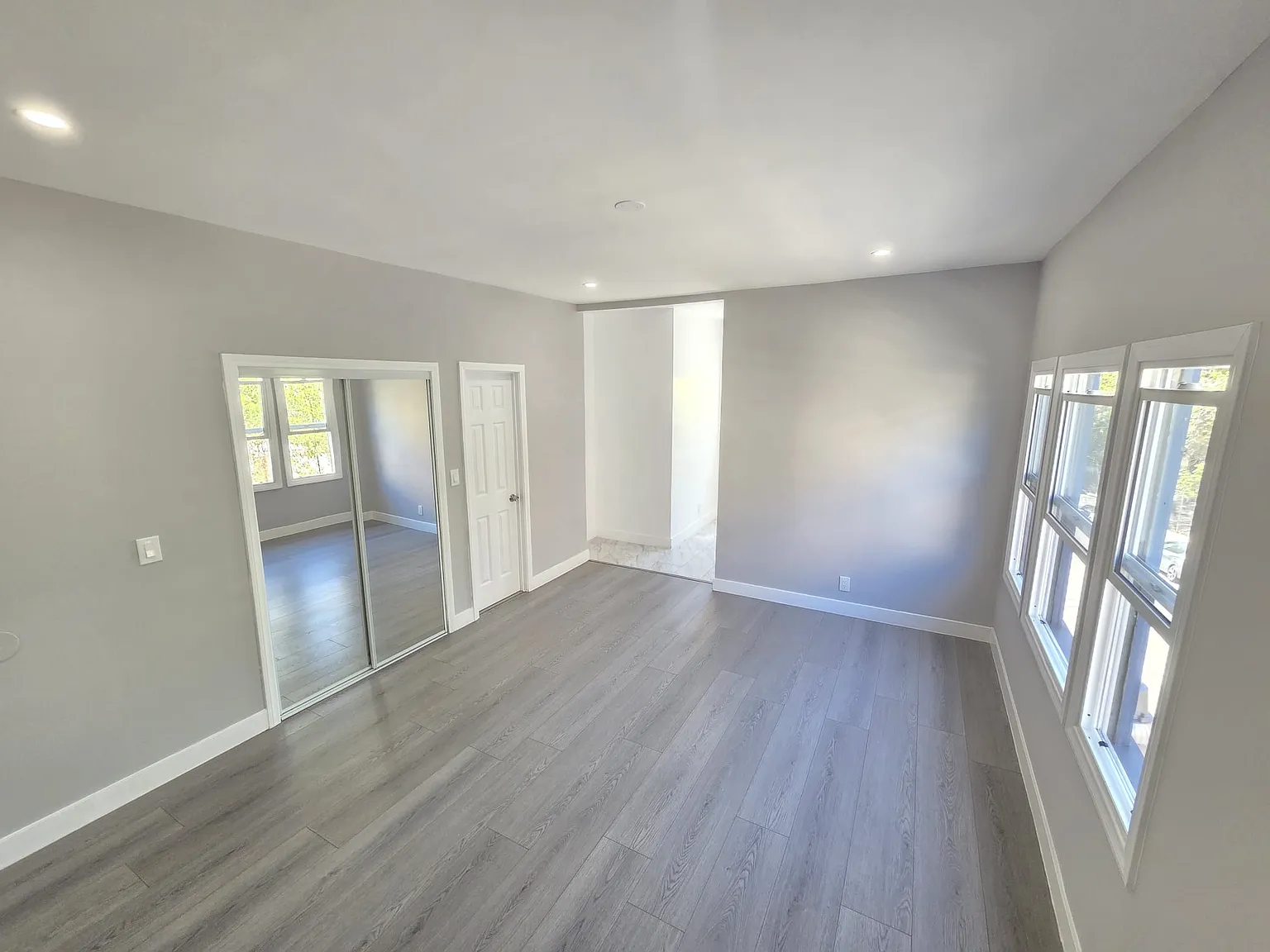 511 Rampart — Photo 4