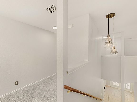 3rd image of 4010 Reeders Dr