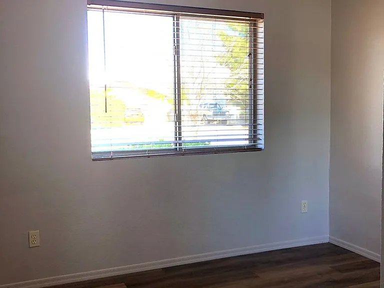 3523 N Dale Dr — Photo 8