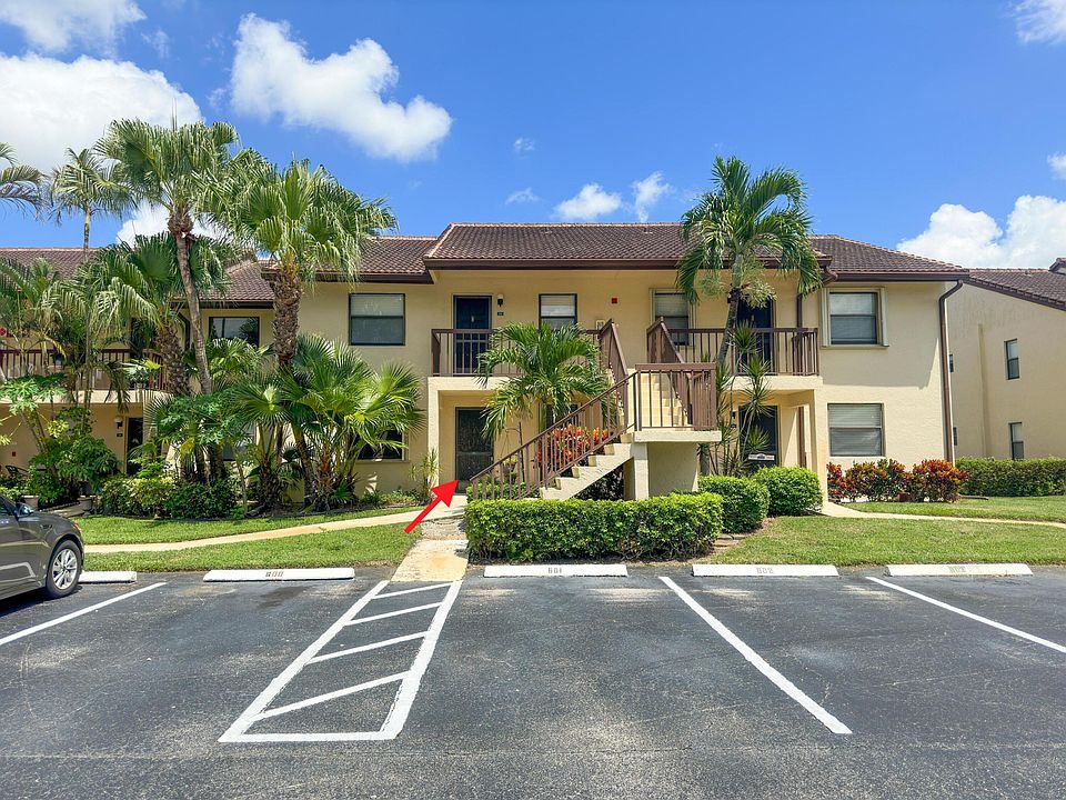 1st image of 4654 Lucerne Lakes Boulevard E #105