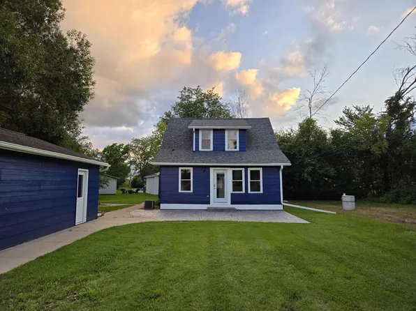 4915 Lakeview AVENUE, Hubertus, WI 53033