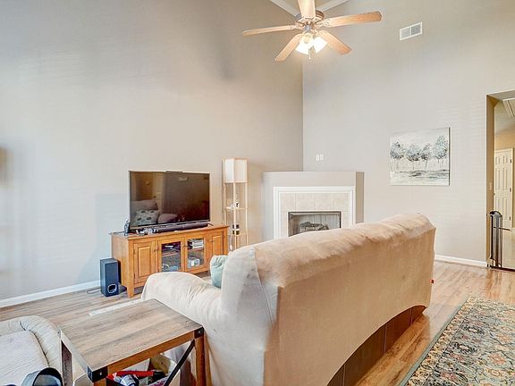 5th image of 2790 Southwood Ln