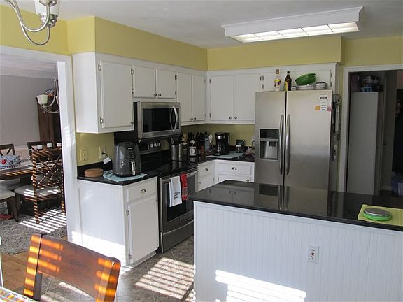 3rd image of 508 Downing Dr