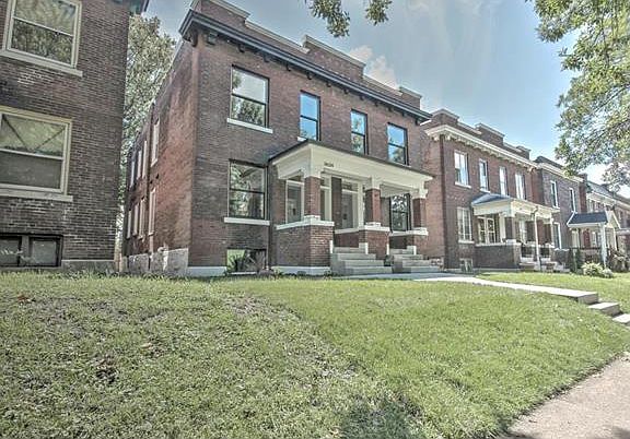 3rd image of 3926-3928 De Tonty St