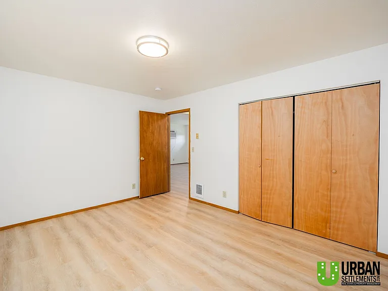3531-3533 E Upriver Dr — Photo 7