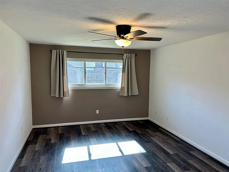 3319 Meadowcreek Dr — Photo 11
