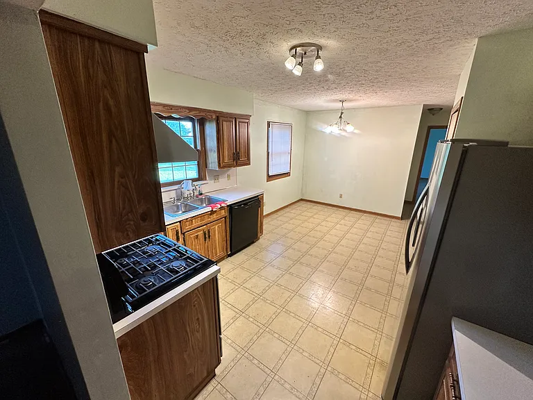 626 Harrison Rd — Photo 7